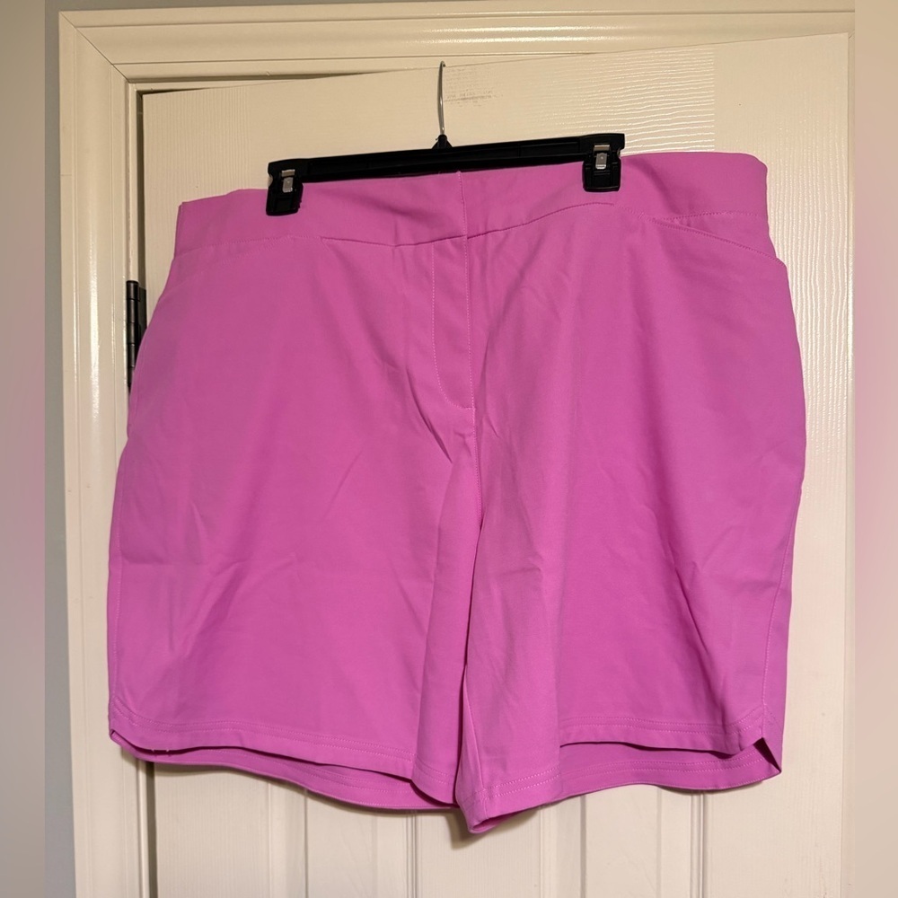 Puma Women's Vibrant Pink Bermudas